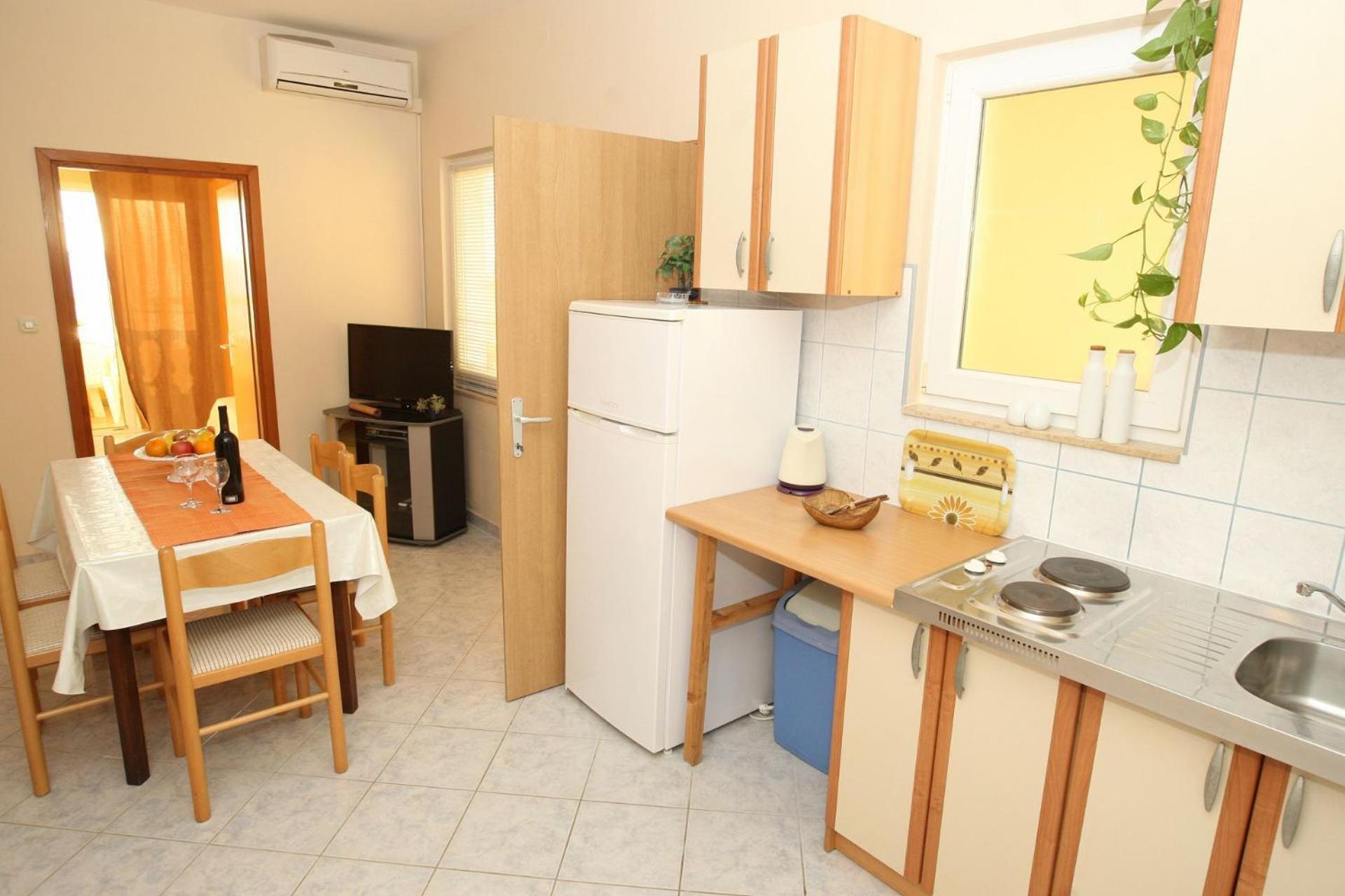 Apartments Mladen Vrsi Buitenkant foto