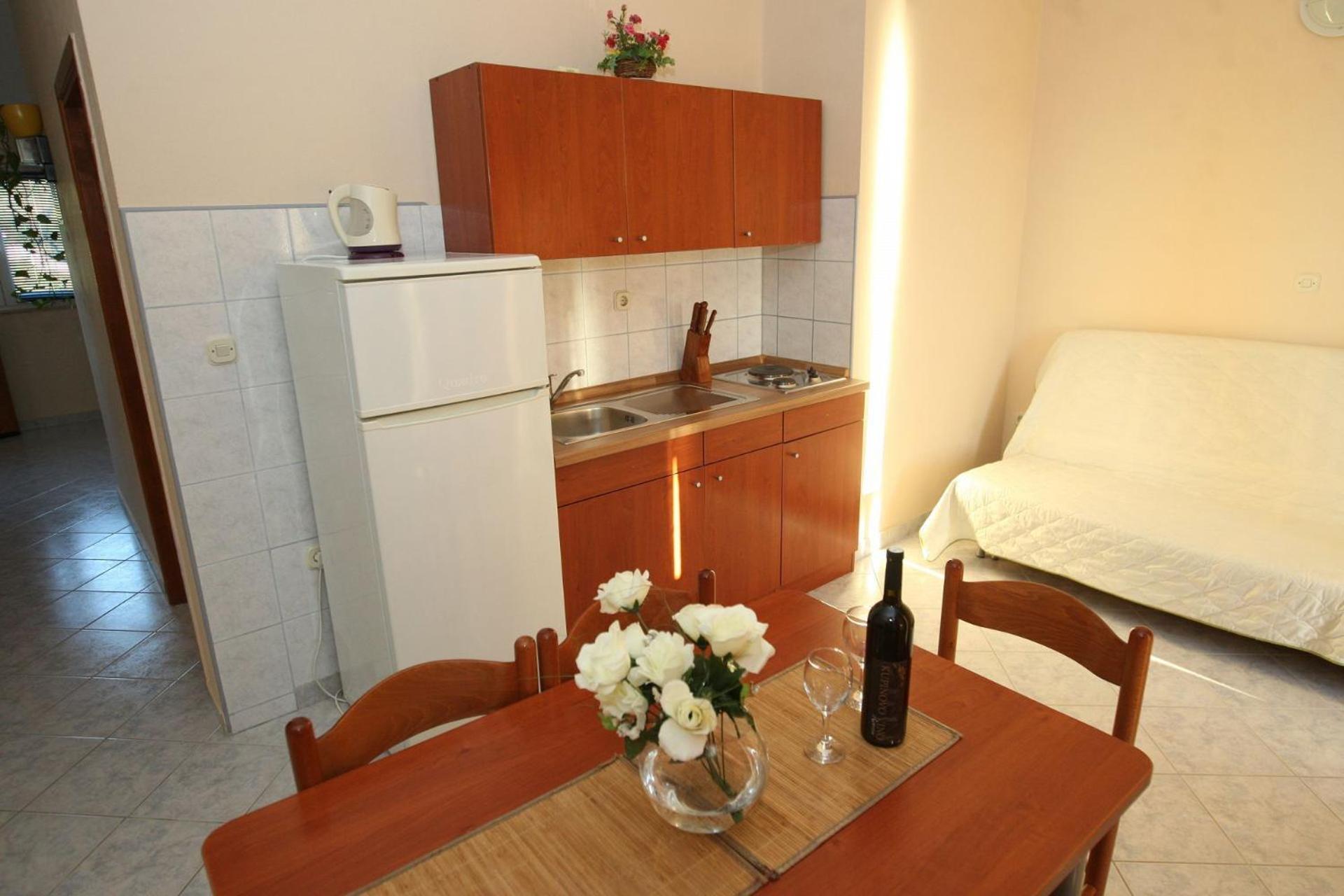 Apartments Mladen Vrsi Buitenkant foto